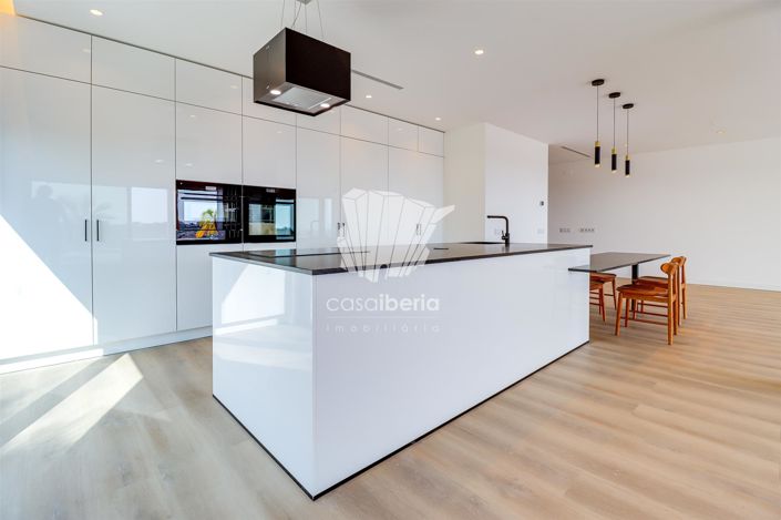 Image No.13-4 Bed House for sale