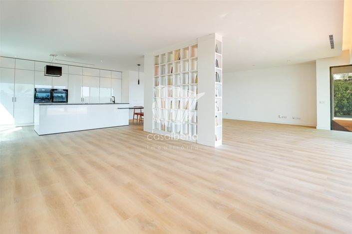 Image No.15-4 Bed House for sale