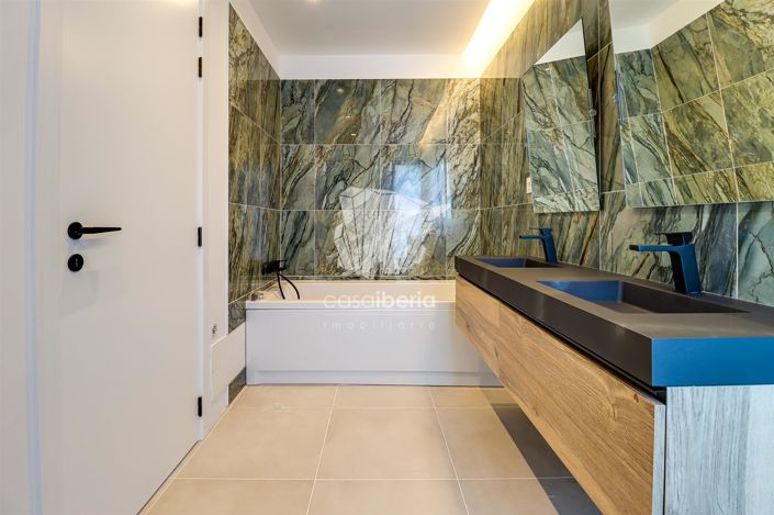 Image No.22-4 Bed House for sale