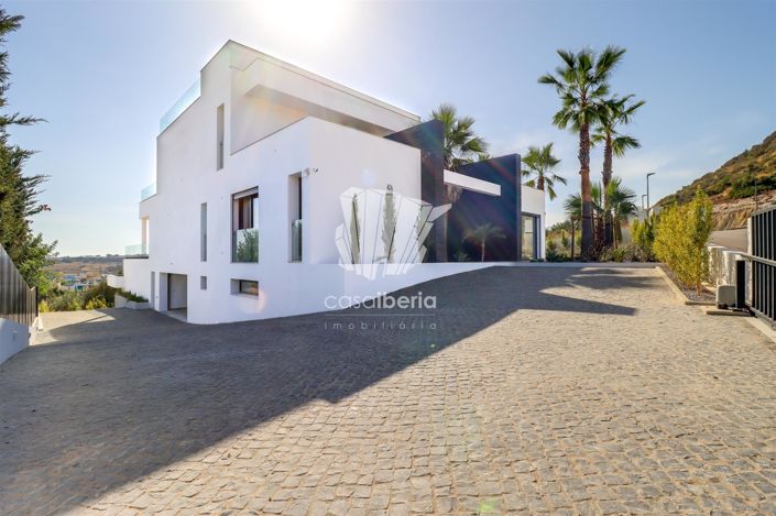 Image No.4-4 Bed House for sale