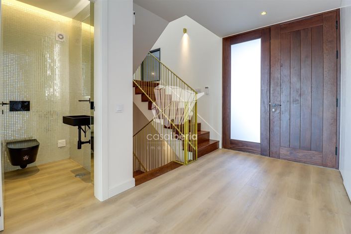 Image No.5-4 Bed House for sale