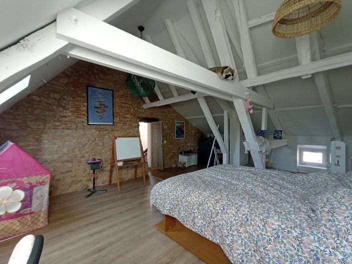 Image No.18-5 Bed House for sale