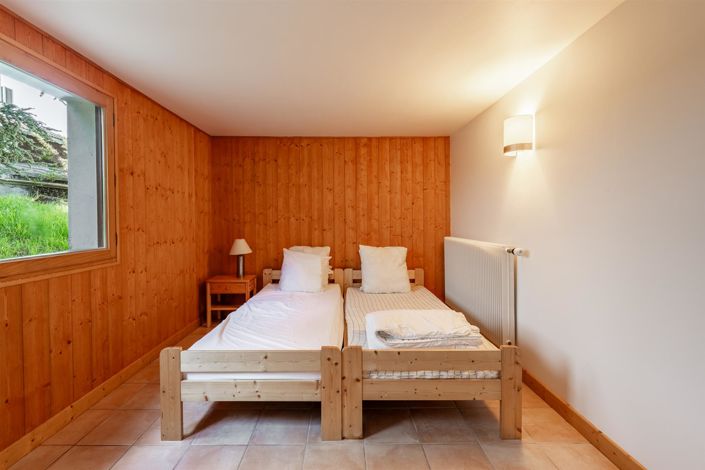 Image No.14-4 Bed House for sale