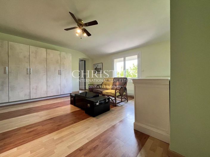 Image No.17-3 Bed House for sale