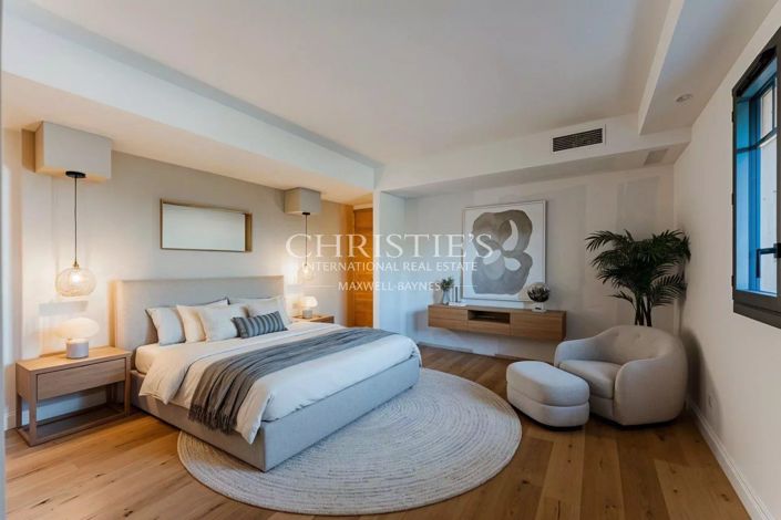 Image No.6-4 Bed House for sale