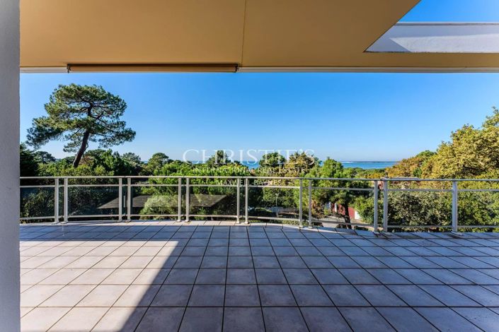 Image No.2-5 Bed House for sale