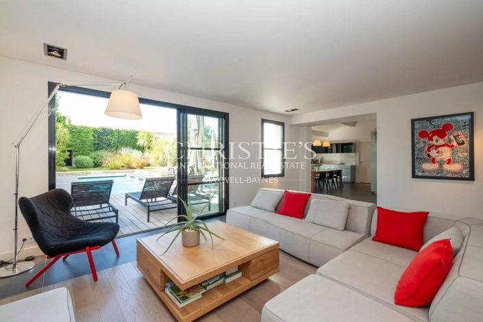 Image No.11-5 Bed House for sale