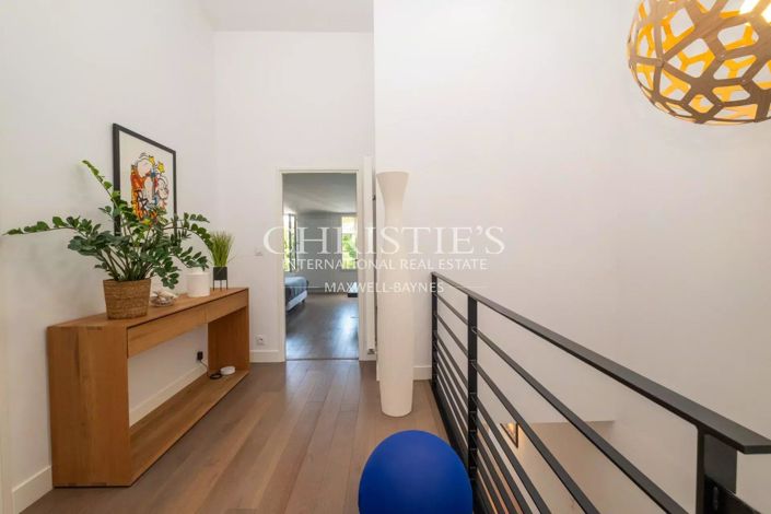 Image No.21-5 Bed House for sale