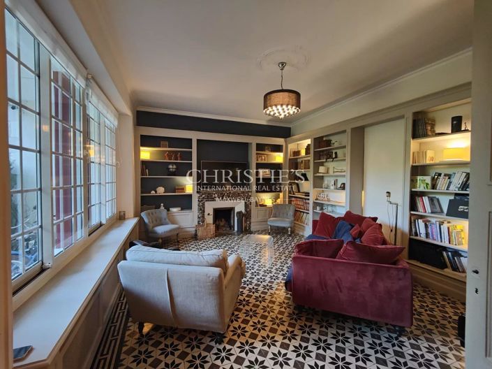 Image No.7-5 Bed House for sale