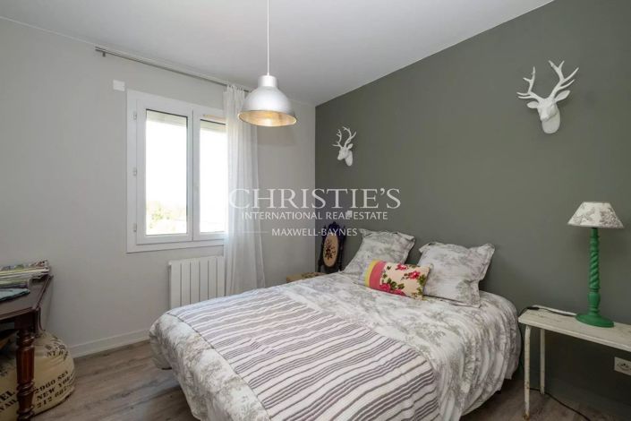 Image No.15-4 Bed House for sale