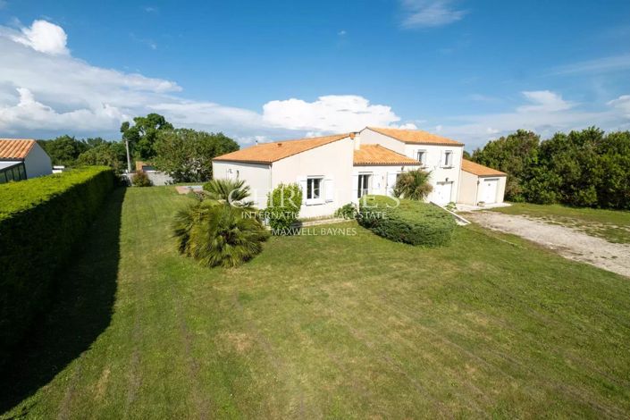 Image No.18-4 Bed House for sale