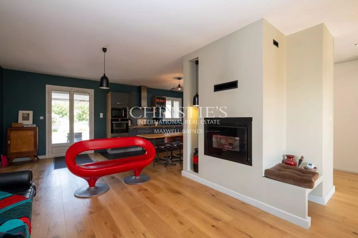 Image No.2-4 Bed House for sale