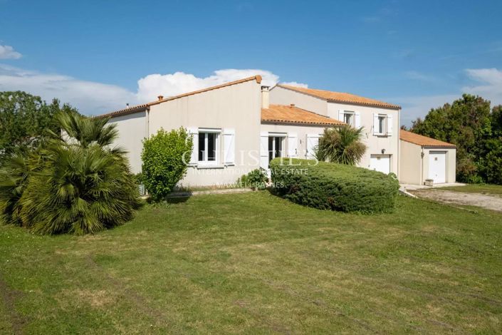 Image No.3-4 Bed House for sale