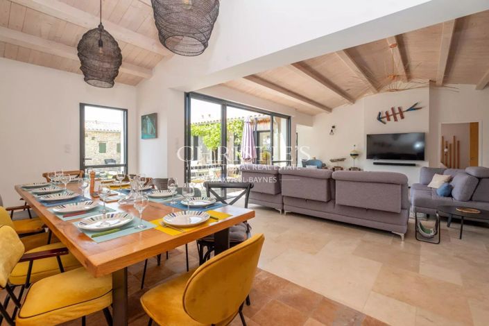 Image No.6-6 Bed House for sale