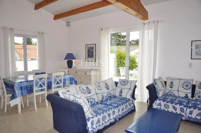 Image No.2-16 Bed House for sale