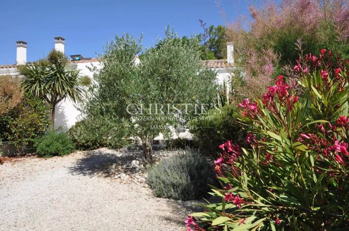 Image No.21-16 Bed House for sale