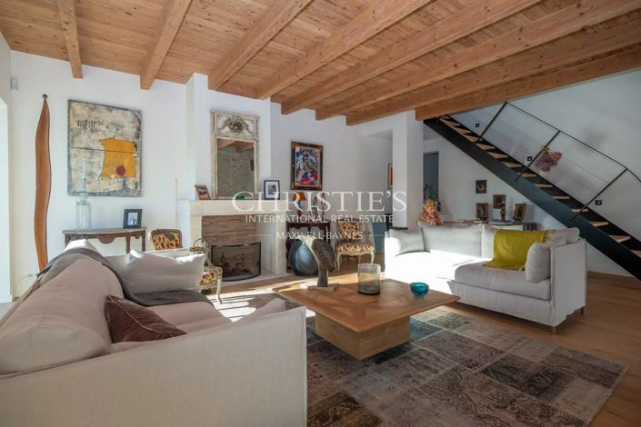 Image No.10-5 Bed House for sale