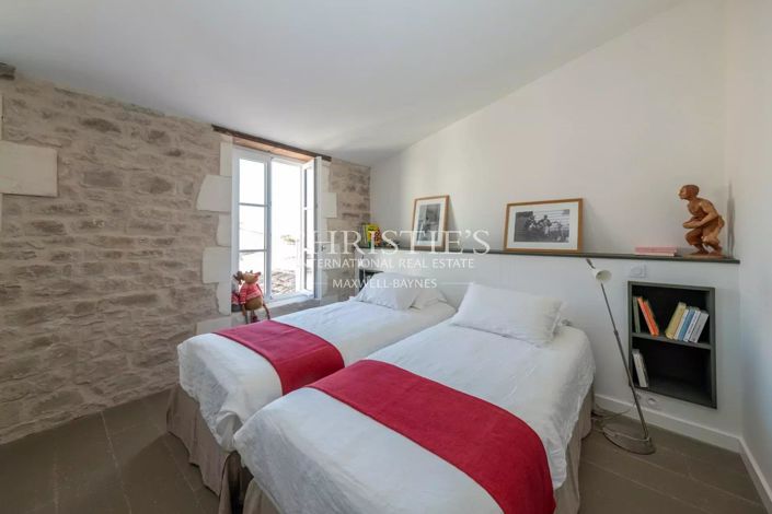 Image No.17-5 Bed House for sale