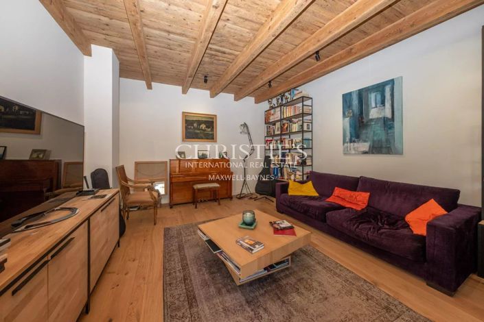 Image No.19-5 Bed House for sale