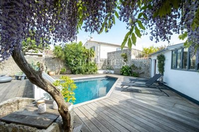 5 Bed House for sale