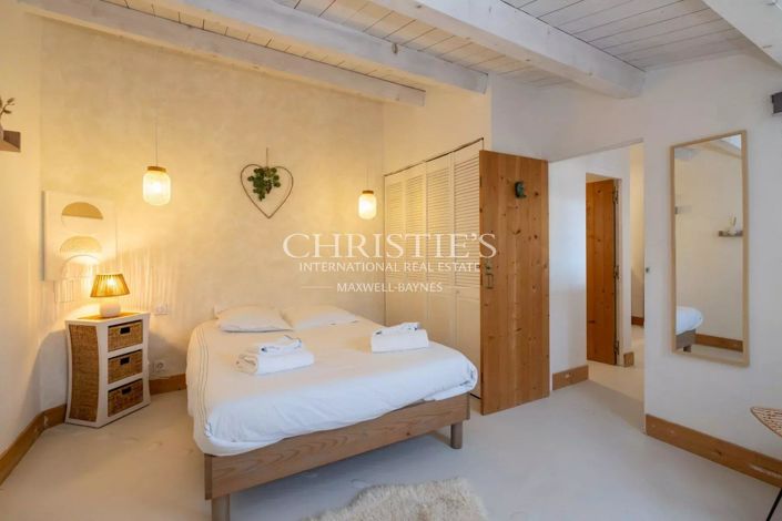 Image No.5-5 Bed House for sale