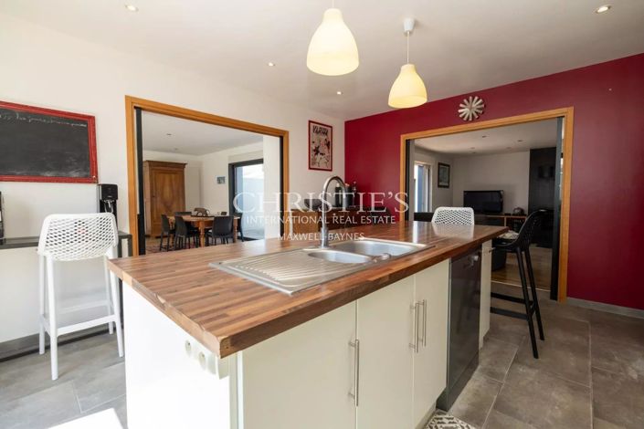 Image No.10-4 Bed House for sale