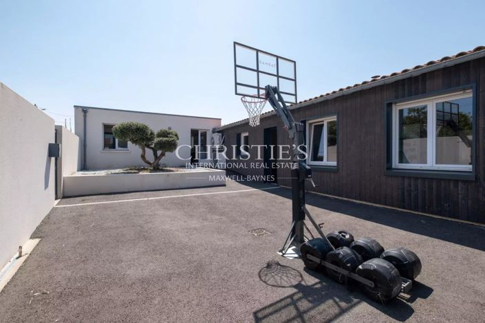 Image No.30-4 Bed House for sale