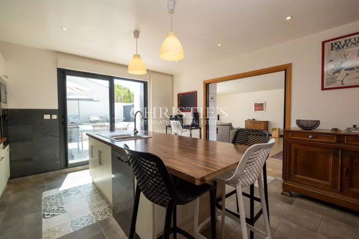 Image No.5-4 Bed House for sale