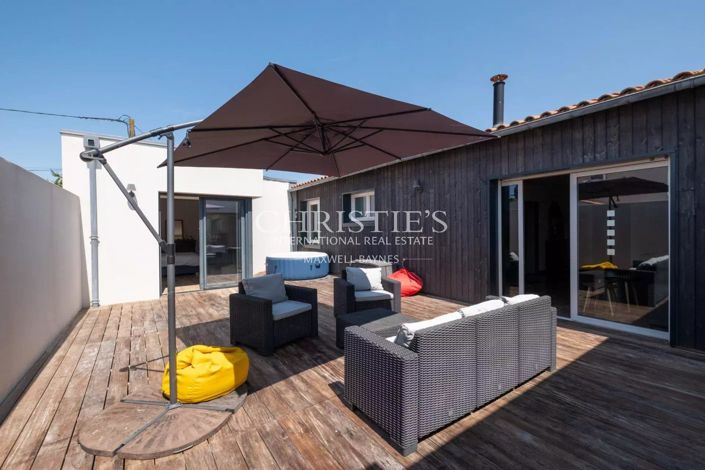 Image No.8-4 Bed House for sale