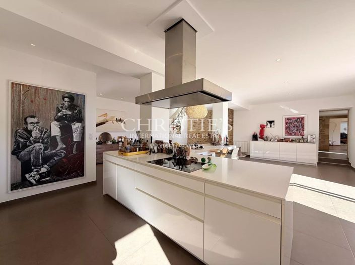 Image No.10-11 Bed House for sale