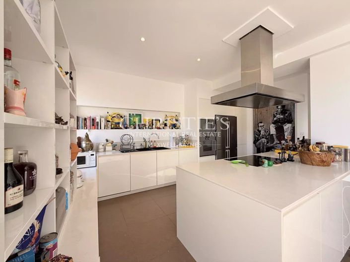 Image No.11-11 Bed House for sale