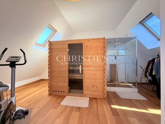 Image No.15-11 Bed House for sale