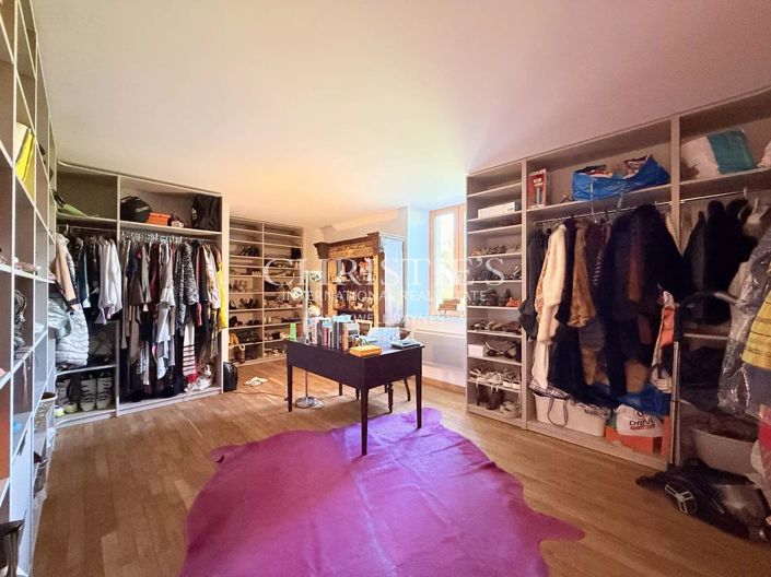 Image No.18-11 Bed House for sale