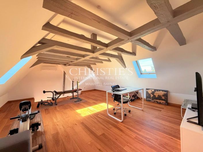 Image No.20-11 Bed House for sale