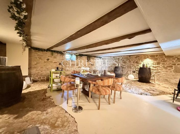 Image No.24-11 Bed House for sale