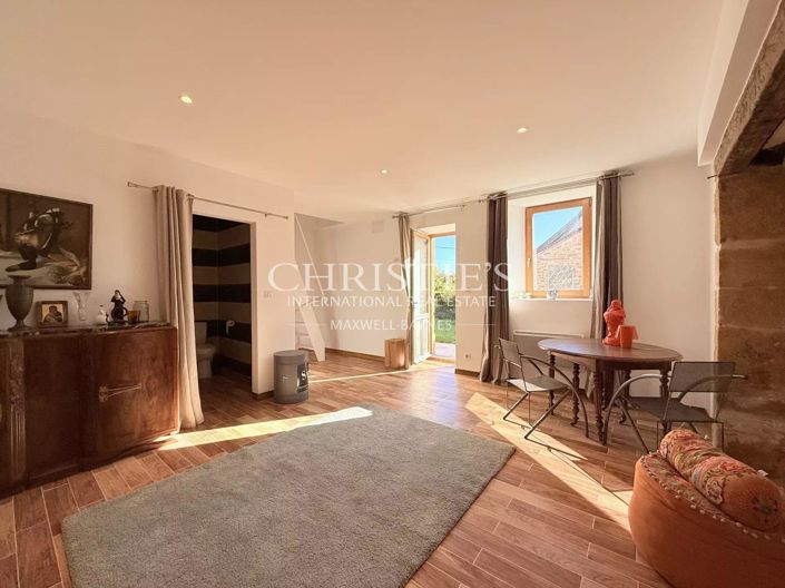 Image No.28-11 Bed House for sale