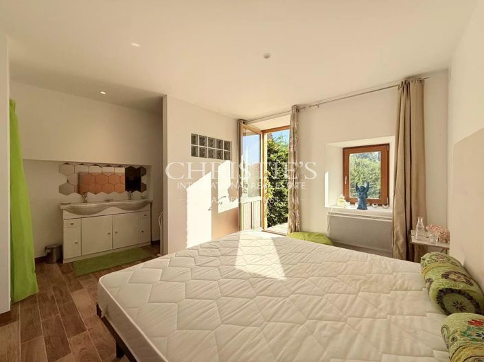 Image No.33-11 Bed House for sale