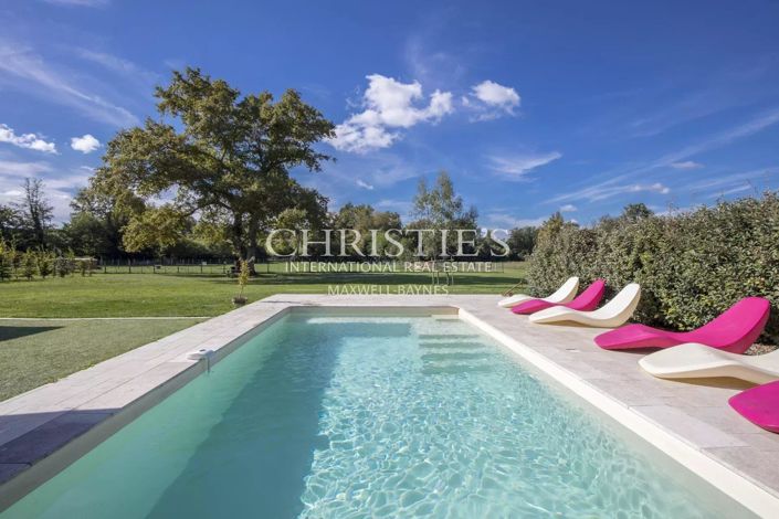 Image No.2-4 Bed House for sale