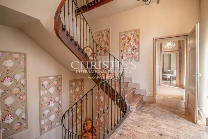 Image No.10-10 Bed House for sale