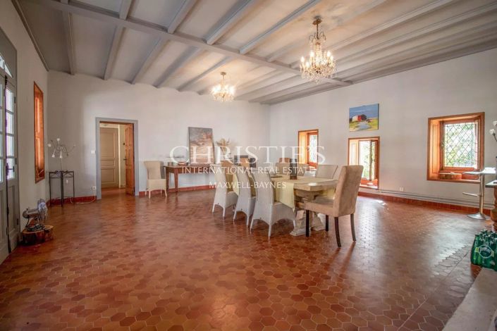 Image No.11-10 Bed House for sale