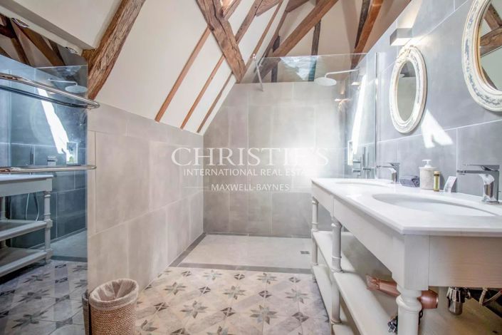 Image No.18-10 Bed House for sale