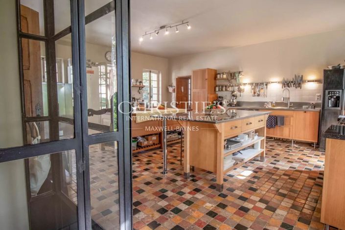 Image No.9-10 Bed House for sale