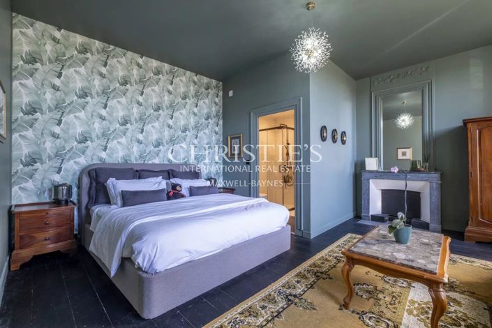 Image No.17-6 Bed House for sale