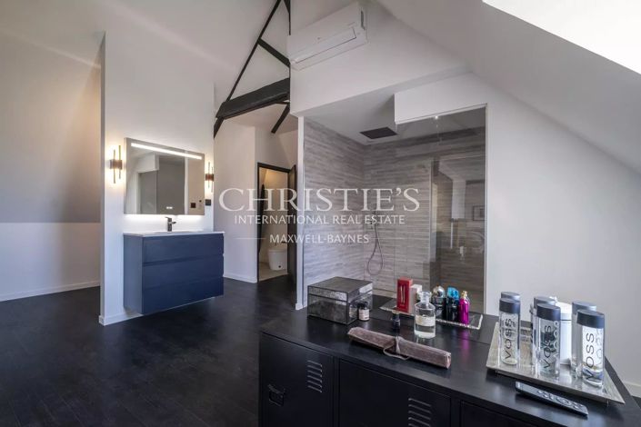 Image No.25-6 Bed House for sale