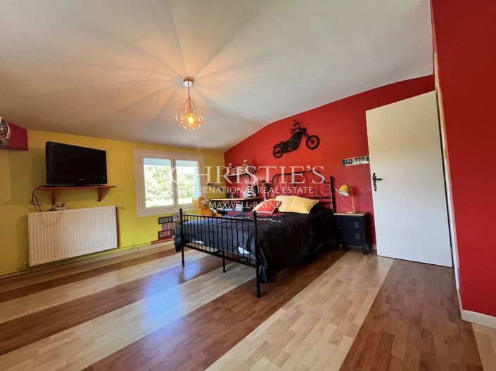 Image No.19-3 Bed House for sale