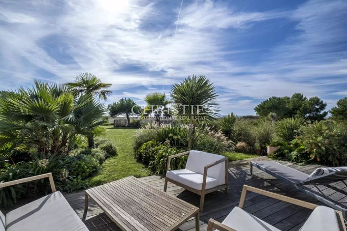 Image No.2-4 Bed House for sale