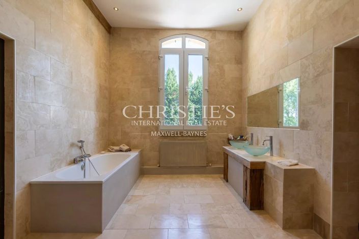 Image No.16-5 Bed House for sale