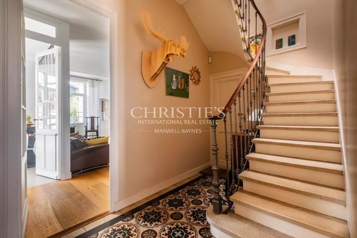 Image No.2-4 Bed House for sale