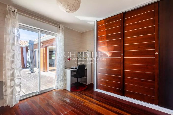 Image No.13-5 Bed House for sale