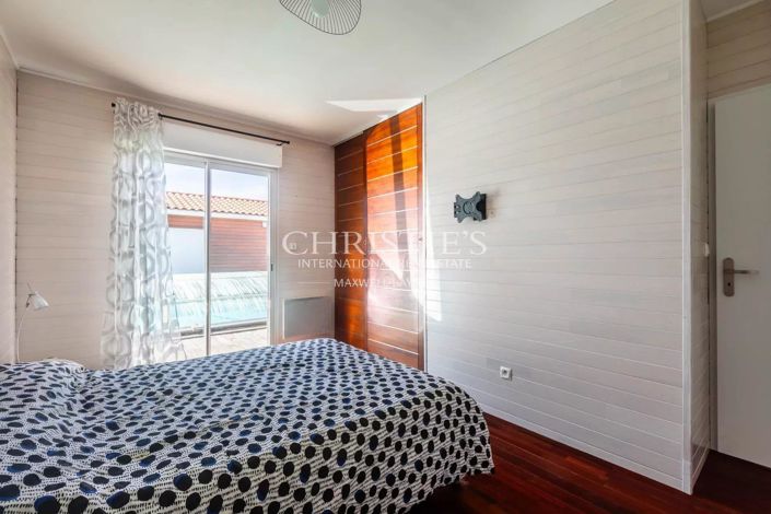 Image No.5-5 Bed House for sale